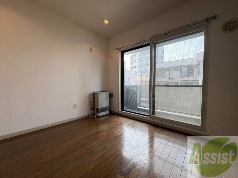 その他部屋・スペース　寝室を撮ってみました。家具の配置もしやすそう。