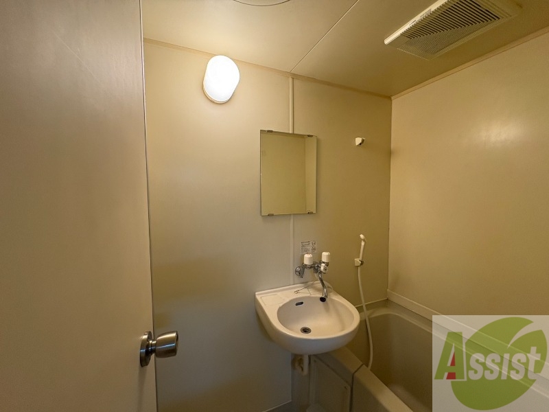 洗面設備　こちらに洗面台があります。朝の洗顔はこちらで。