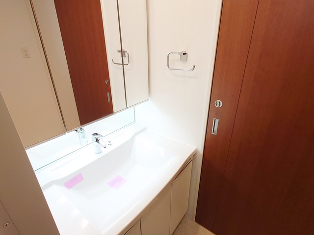 洗面設備　嬉しい独立洗面台です☆