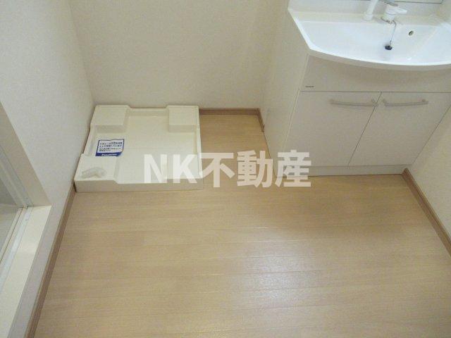 洗面設備　ゆったりとスペースのある洗面所