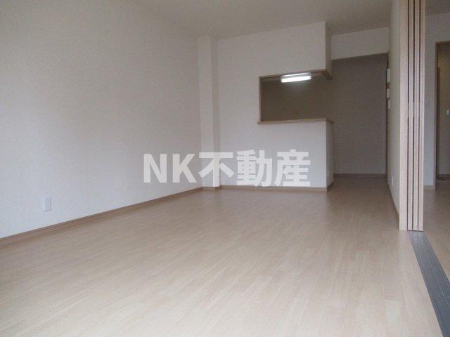 居室・リビング　こちらのリビングで趣味の時間をお楽しみください