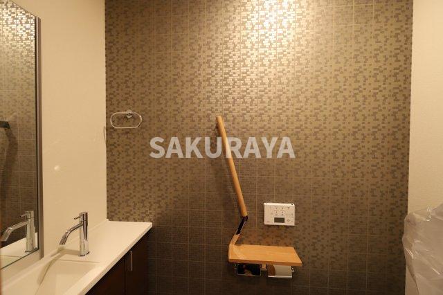 トイレ　現況と異なる場合がございます。