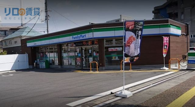 コンビニ　ファミリーマート宝塚高司店（コンビニ）まで693m