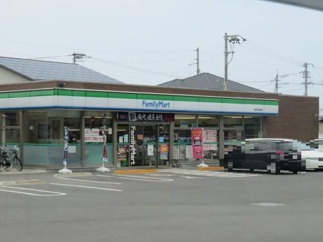 コンビニ　ファミリーマート（コンビニ）まで1727m