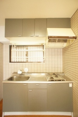 キッチン　ガスコンロ付きなので、コンロの購入不要。