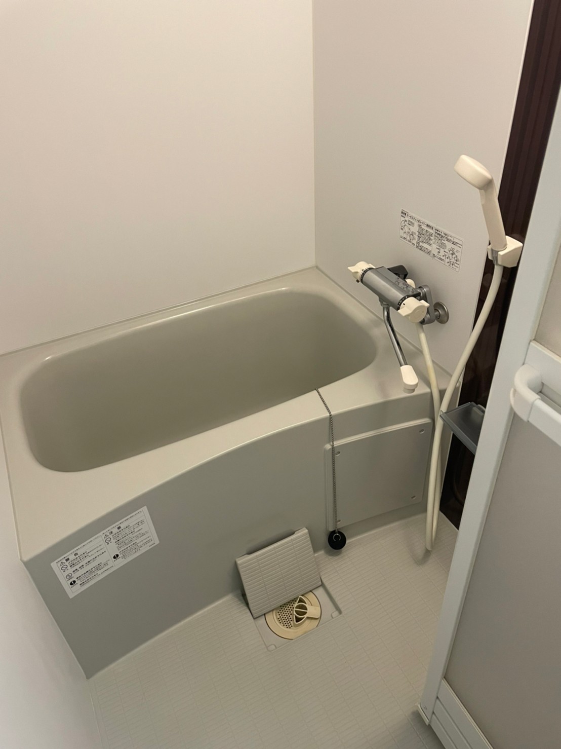 バス・シャワールーム　同じタイプ同じモデルを使用