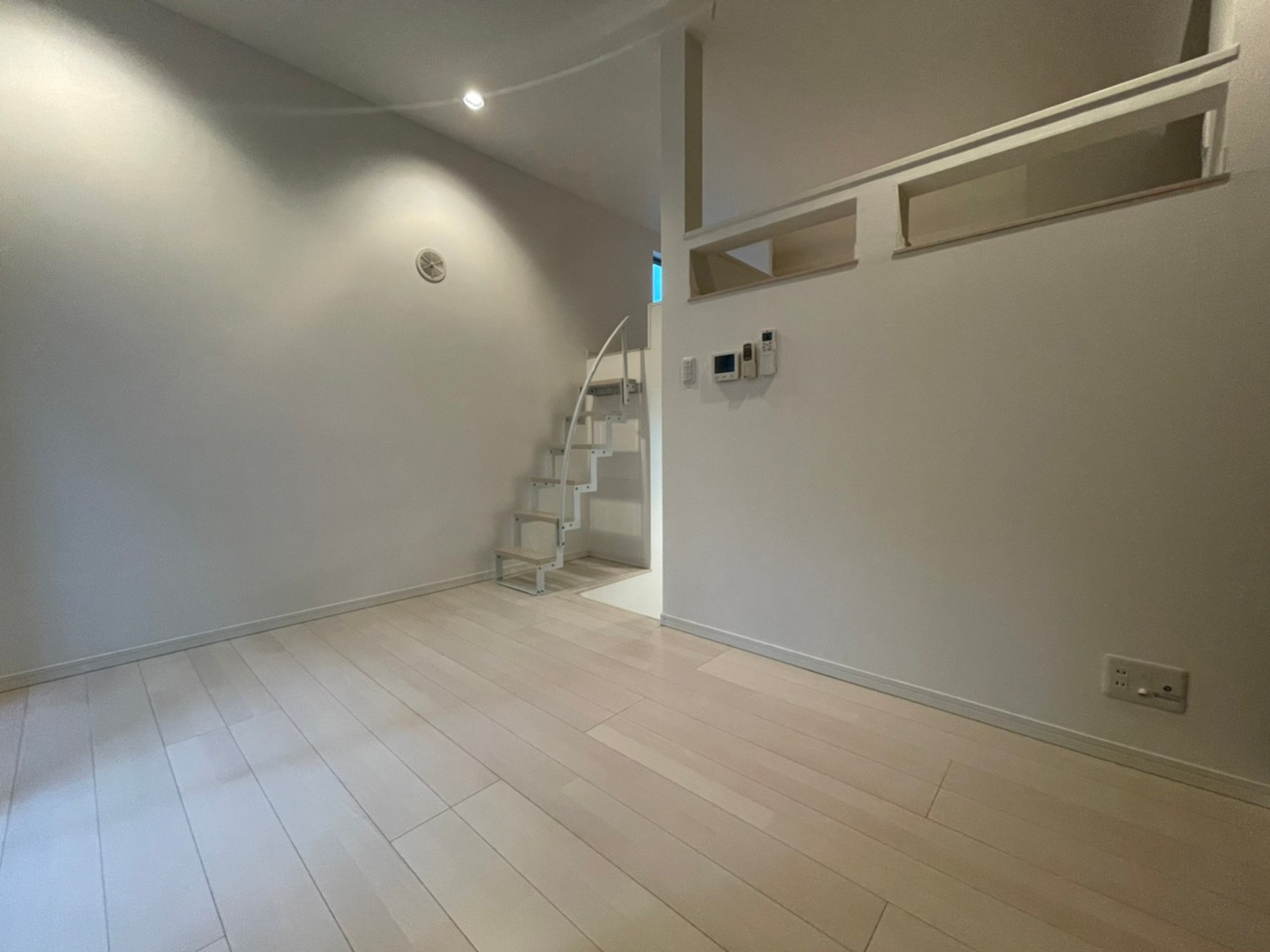 居室・リビング　同じタイプ同じモデルを使用