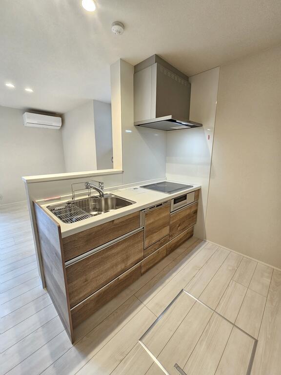 キッチン　IH3口＋グリル付き対面キッチン。自動食洗器付きです。