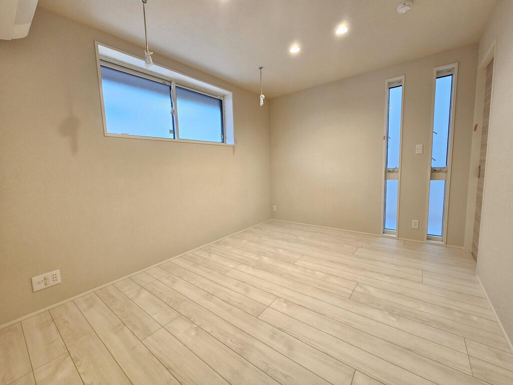 その他部屋・スペース　角部屋フローリング7.1帖の洋室です。