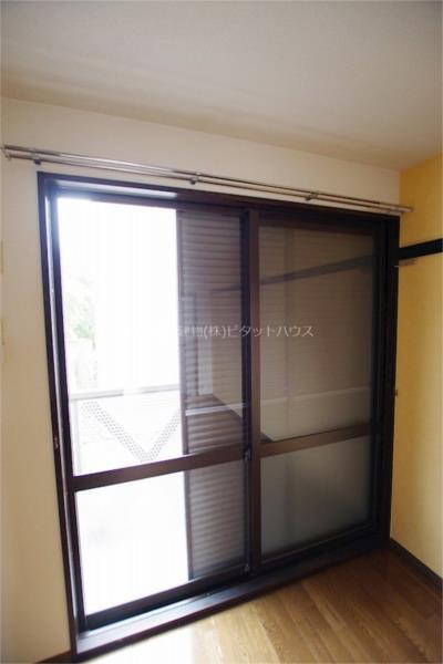 セキュリティ　雨戸あり