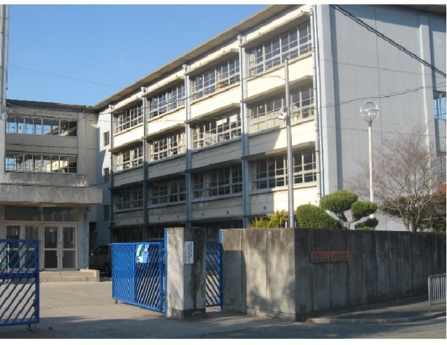 中学校　交野市立第四中学校（中学校）まで844m