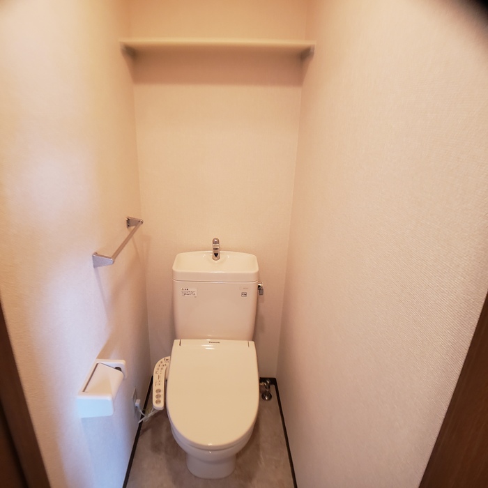 トイレ　ブルーコート