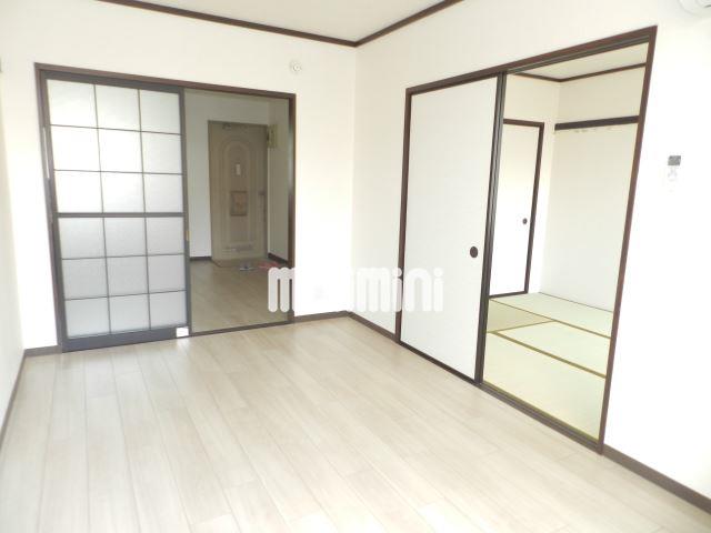 居室・リビング　明るい洋間です。