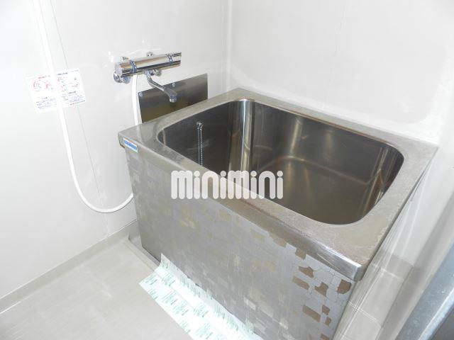 バス・シャワールーム　きれいなバスルームです。