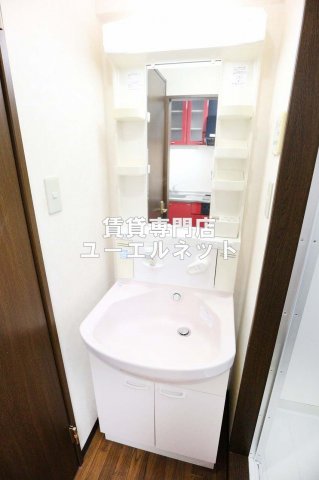 洗面設備　清潔感ある独立洗面台で毎日気持ちよく♪