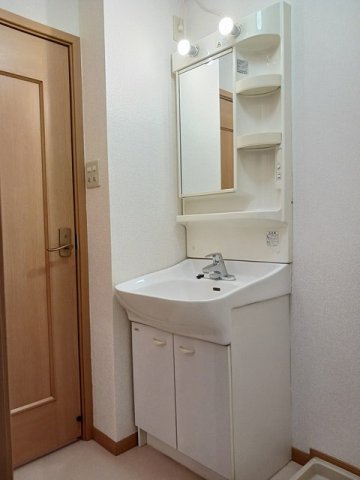 洗面設備　脱衣スペースもあります