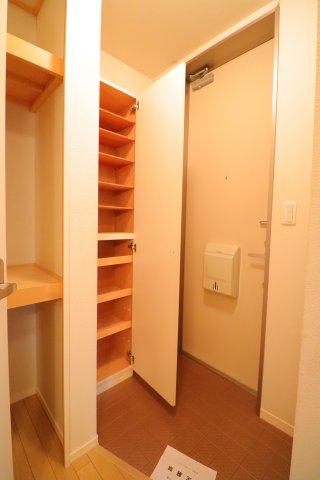 玄関　ゆったりとした玄関です