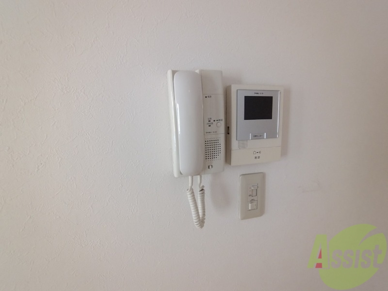 セキュリティ　カメラ付きインターホンで来客確認ができます。安心ですね。