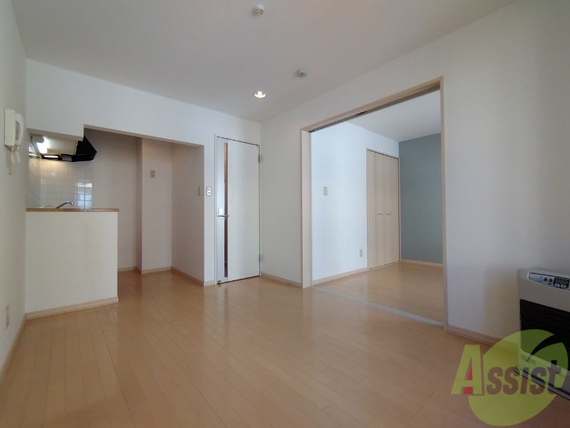 居室・リビング　広くてキレイなお部屋が広がっていて、充実した生活が送れそう。