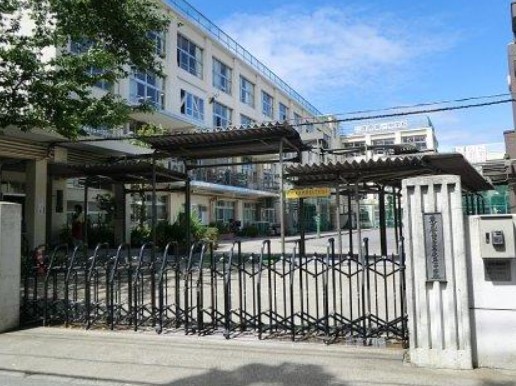 中学校　品川区立荏原第一中学校（中学校）まで378m