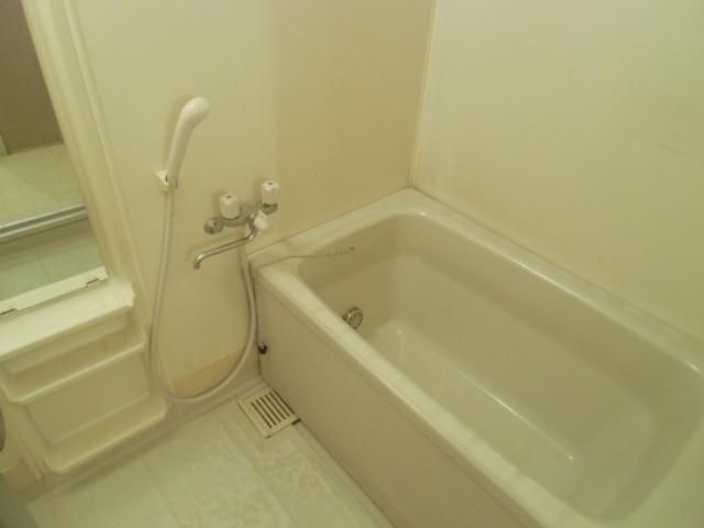 バス・シャワールーム　嬉しいバス・トイレ別々