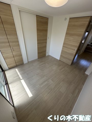その他部屋・スペース　落ち着いた色調の寝室です
