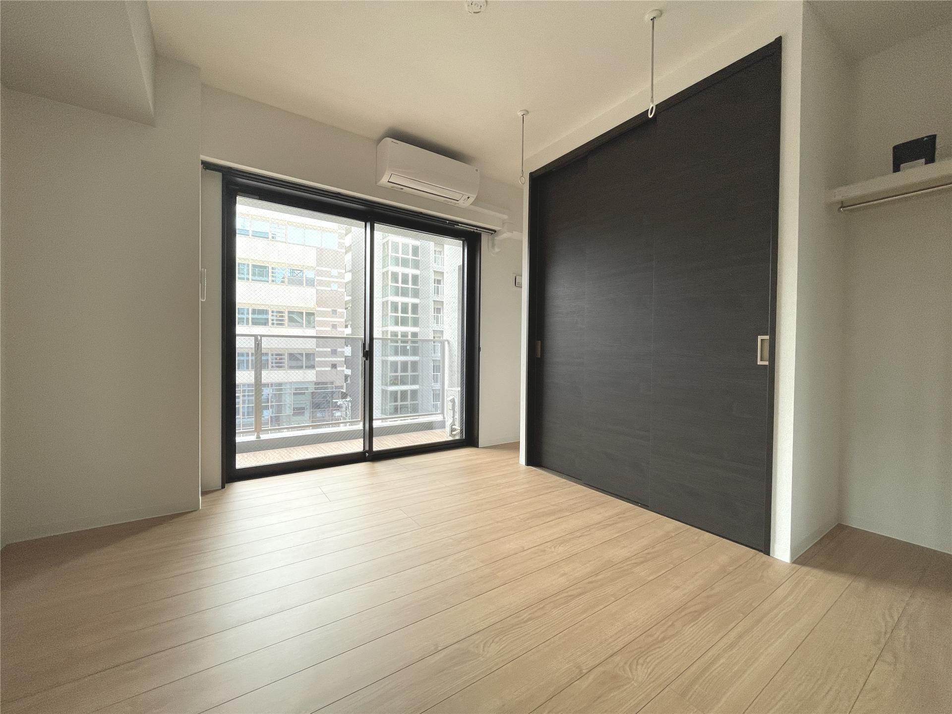 その他部屋・スペース　収納力のあるクローゼット付きの寝室です