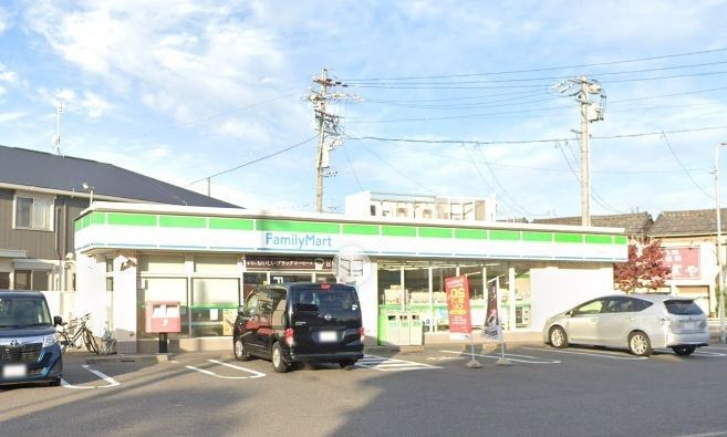 コンビニ　ファミリーマート中村東宿町店（コンビニ）まで220m