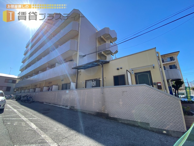 建物外観　存在感のある建物です。