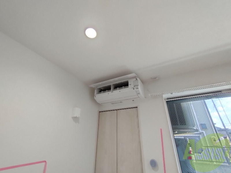 その他設備　リビングのエアコンで暑い日も寒い日も快適に過ごせます