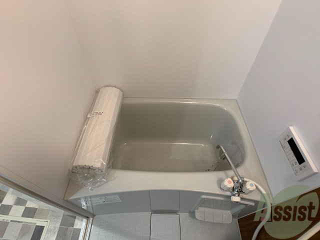 バス・シャワールーム　浴室は綺麗で追い焚きも付いて気持ちよくお過ごしいただけます。