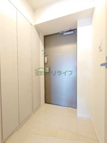 玄関　リビオメゾン上野松が谷