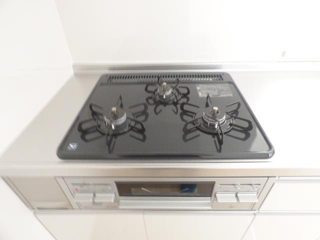 その他設備　3口ガスコンロ付き