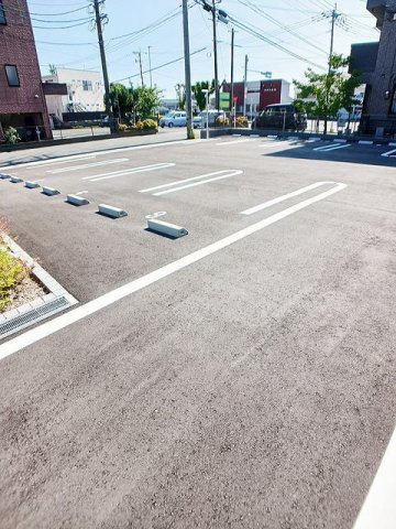 駐車場　駐車場完備です