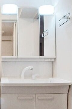 洗面設備　使いやすい洗面所です