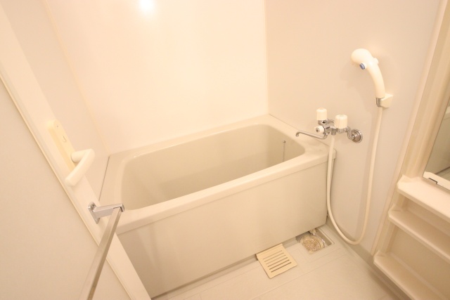 バス・シャワールーム　※別室の参考写真の為、現況優先です。