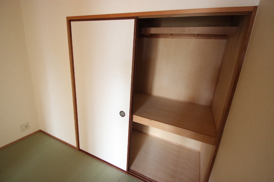 収納　※別部屋の写真です