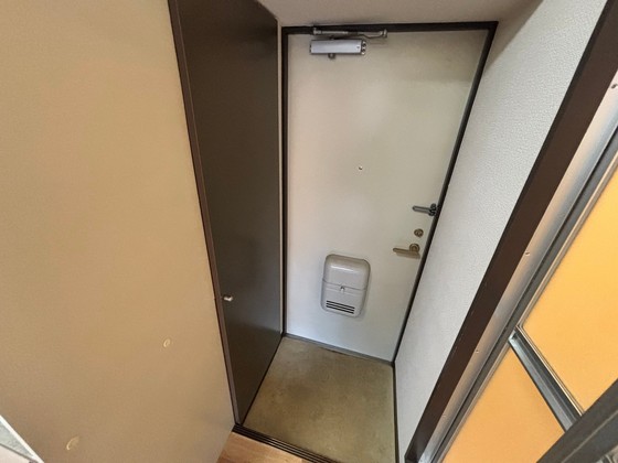 玄関　※別部屋の写真です