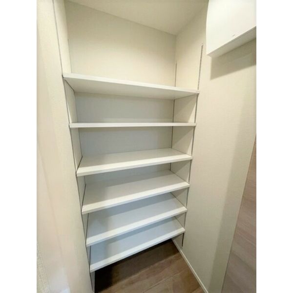 玄関　シューズクローク