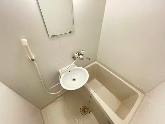 バス・シャワールーム　※別号室の写真です