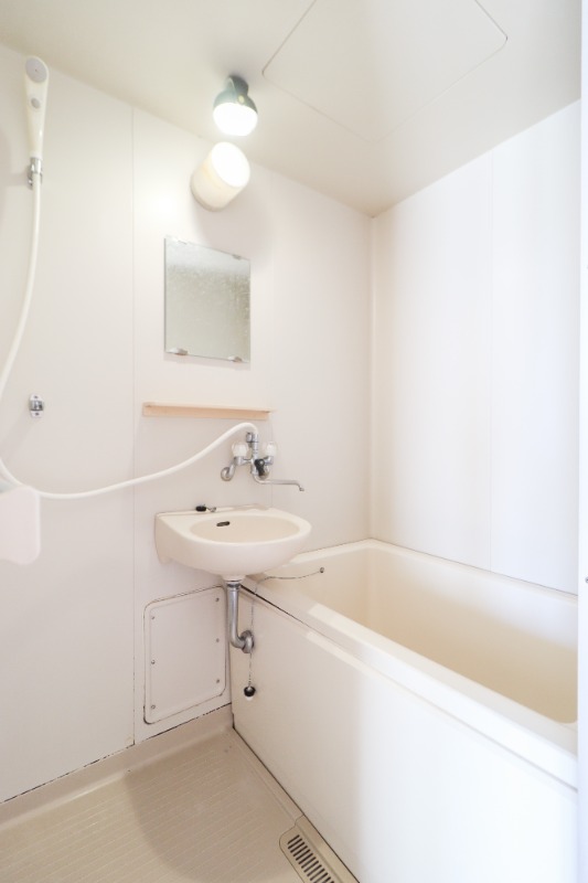 バス・シャワールーム　図面と現状に相違がある場合には現状を優先