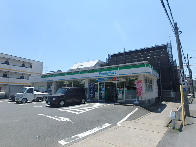 コンビニ　ファミリーマート南行徳三丁目店（コンビニ）まで522m