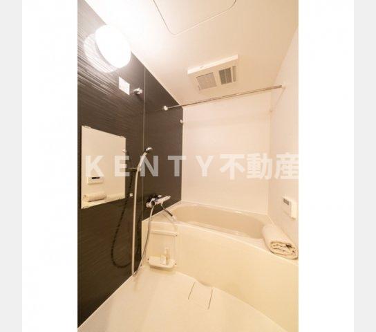 バス・シャワールーム　落ち着いた空間のお風呂です