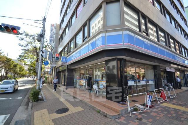 コンビニ　ローソン　尼崎駅前店（コンビニ）まで139m