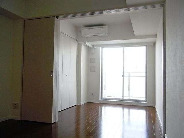 その他部屋・スペース　全居室フローリング仕上げ