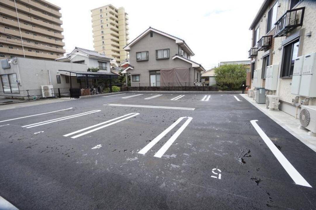 駐車場　駐車場