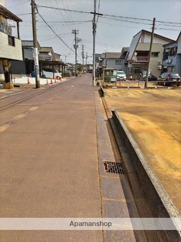 その他　前面道路（その他）まで0m
