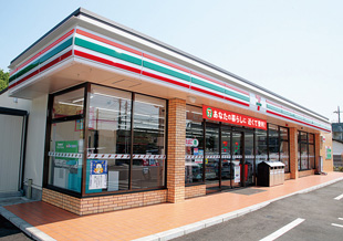コンビニ　セブンイレブン 上尾上町1丁目店（コンビニ）まで484m