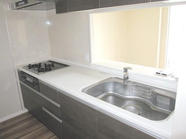 キッチン　★お料理らくらくシステムキッチン3口です★
