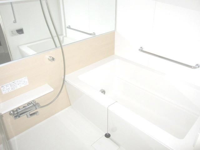 バス・シャワールーム　★追い焚き付のゆったりバスルームです★